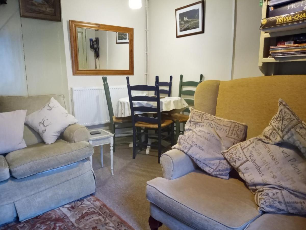 Ty Hen - Quirky Grade II Listed Cottage ブライナイ・フェスティニオグ エクステリア 写真